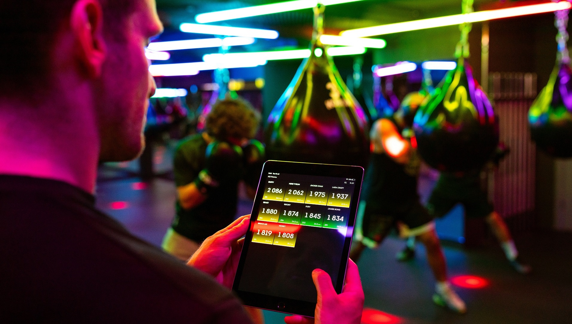 健身業龍頭World Gym導入ERP、HR系統，加速拓店展業，搶攻運動商機！